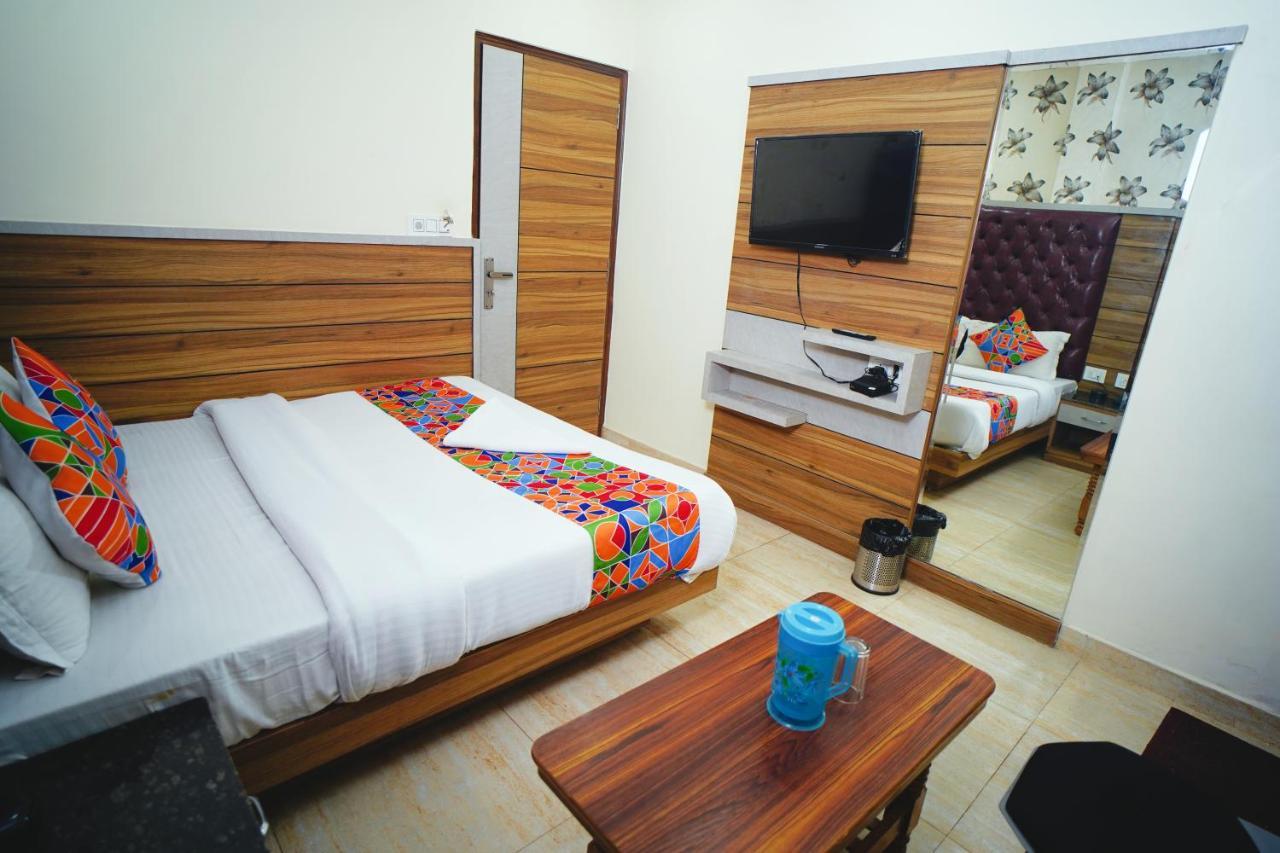 Hotel Delhi Darshan Deluxe-By Rsl Hospitality Нью-Делі Екстер'єр фото